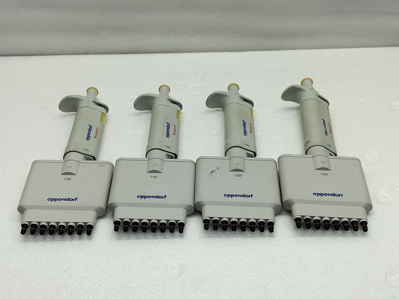 Eppendorf Research 10-100 uL 8 Channel Pipette