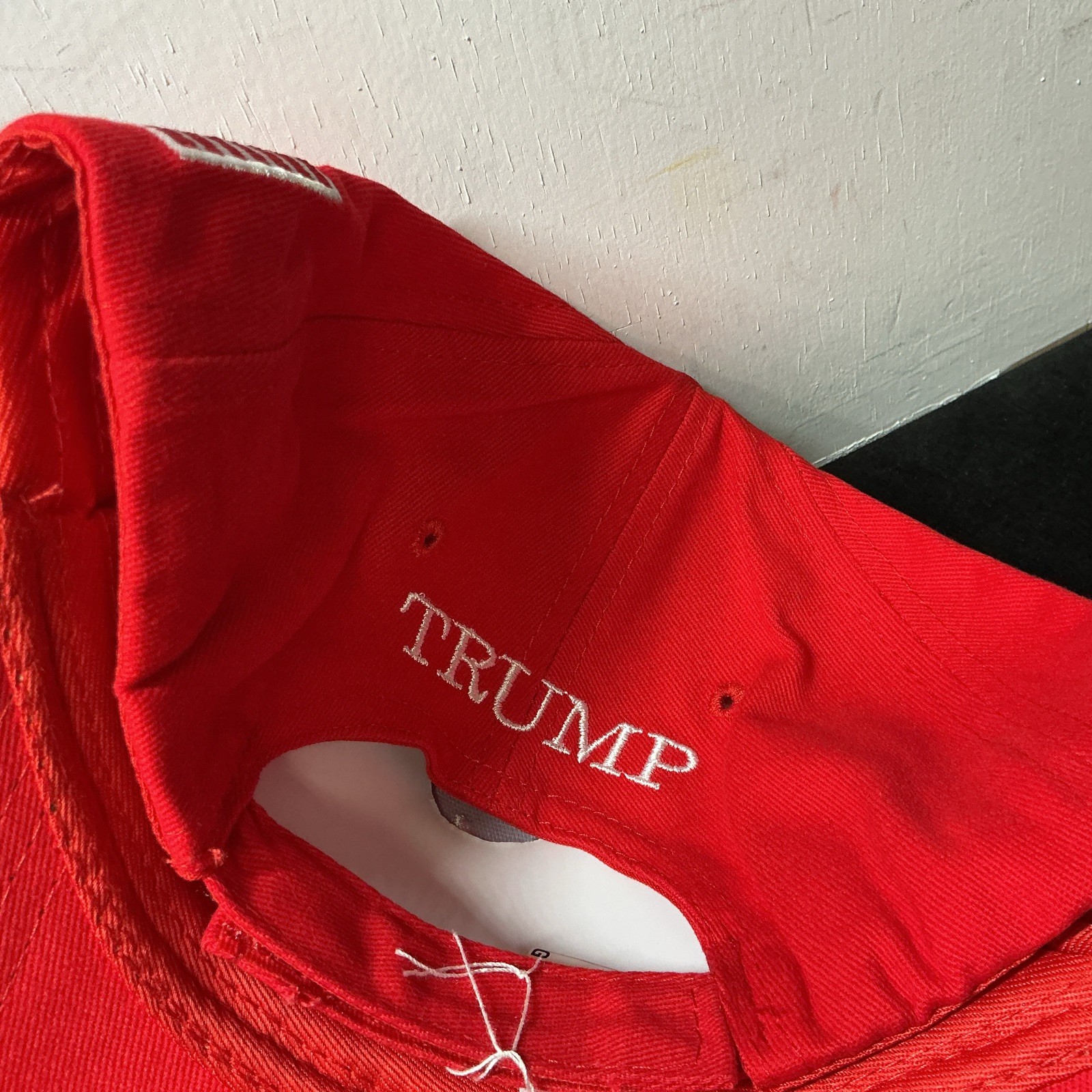 TUMP JSA Certified MAGA Hat Signed by Le’Veon Bell – Trump 2024 W/ Beanie Bear