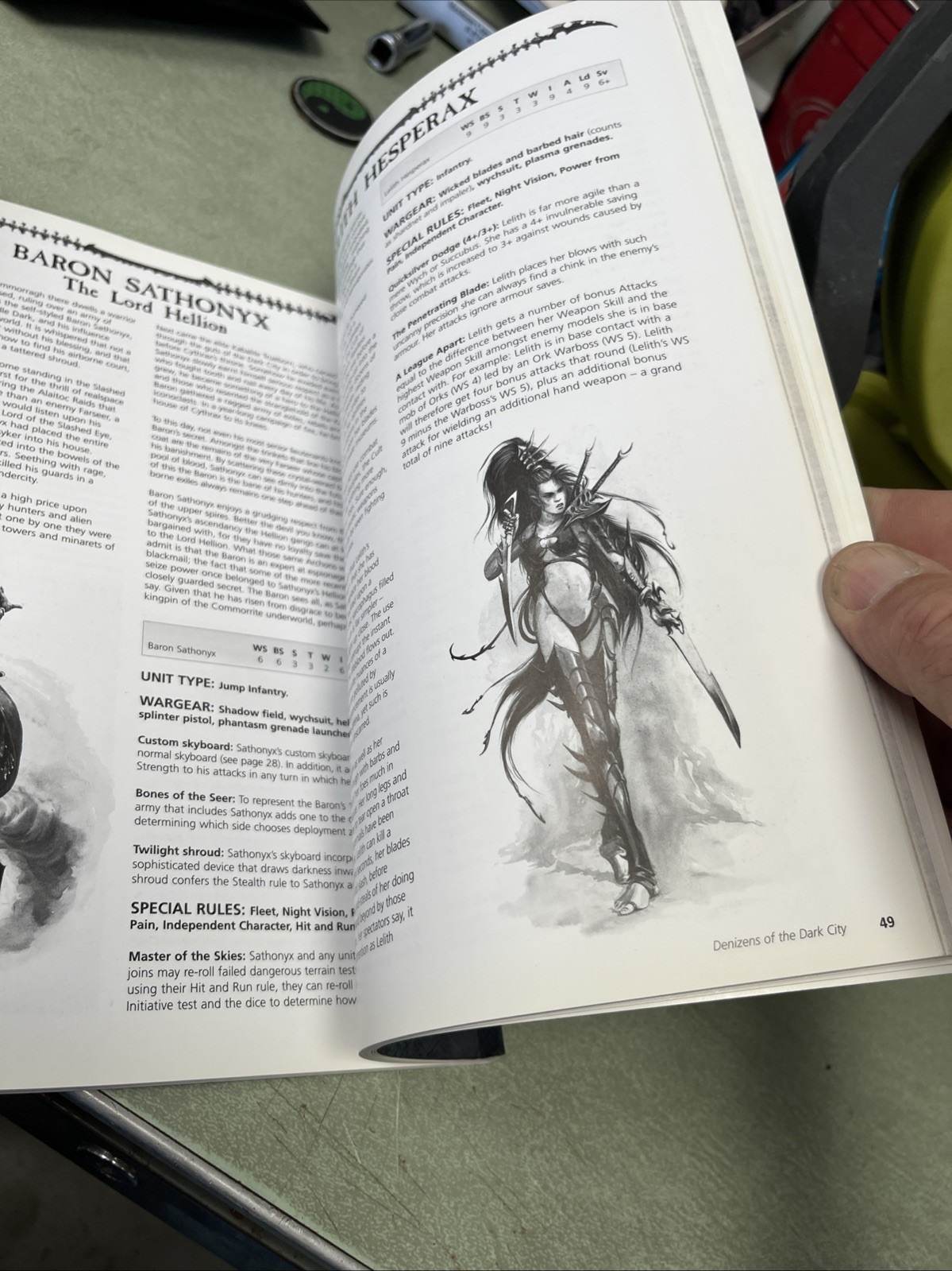 2010 Warhammer 40,000 Dark Eldar Book Game Workshop