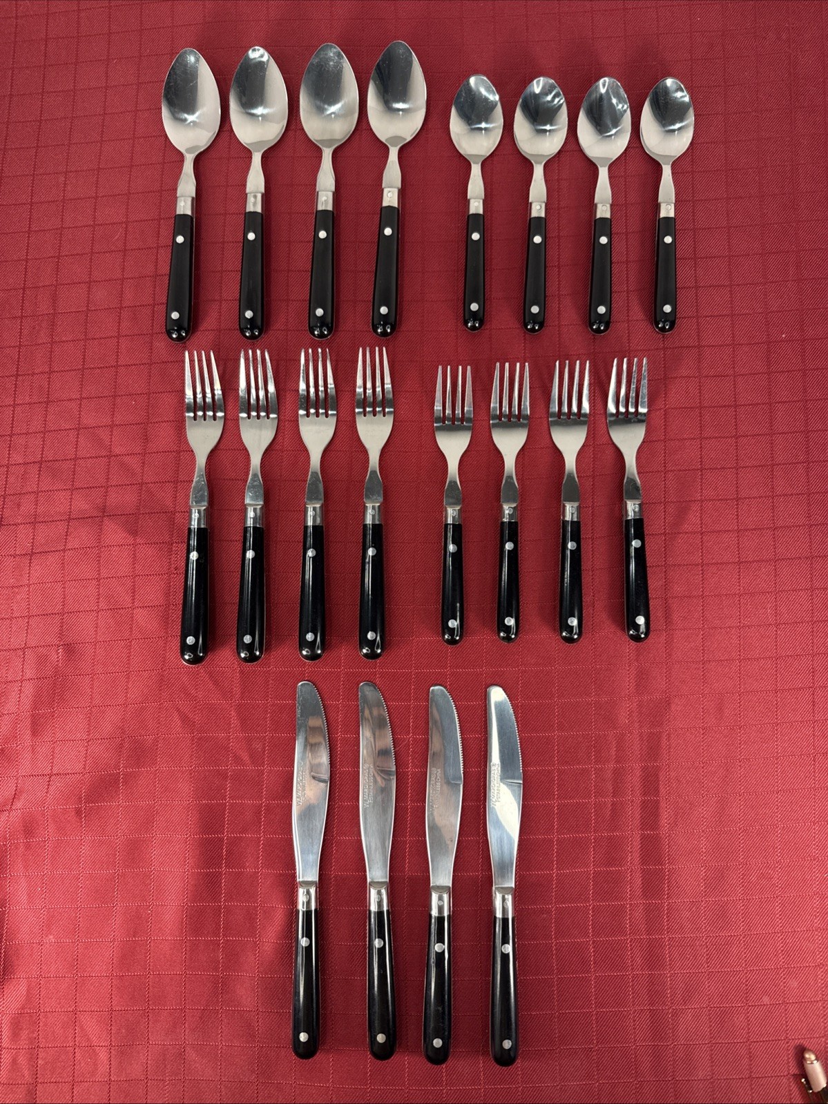 Washington Forge MARDI GRAS BLACK Stainless 20 Pc Service For 4