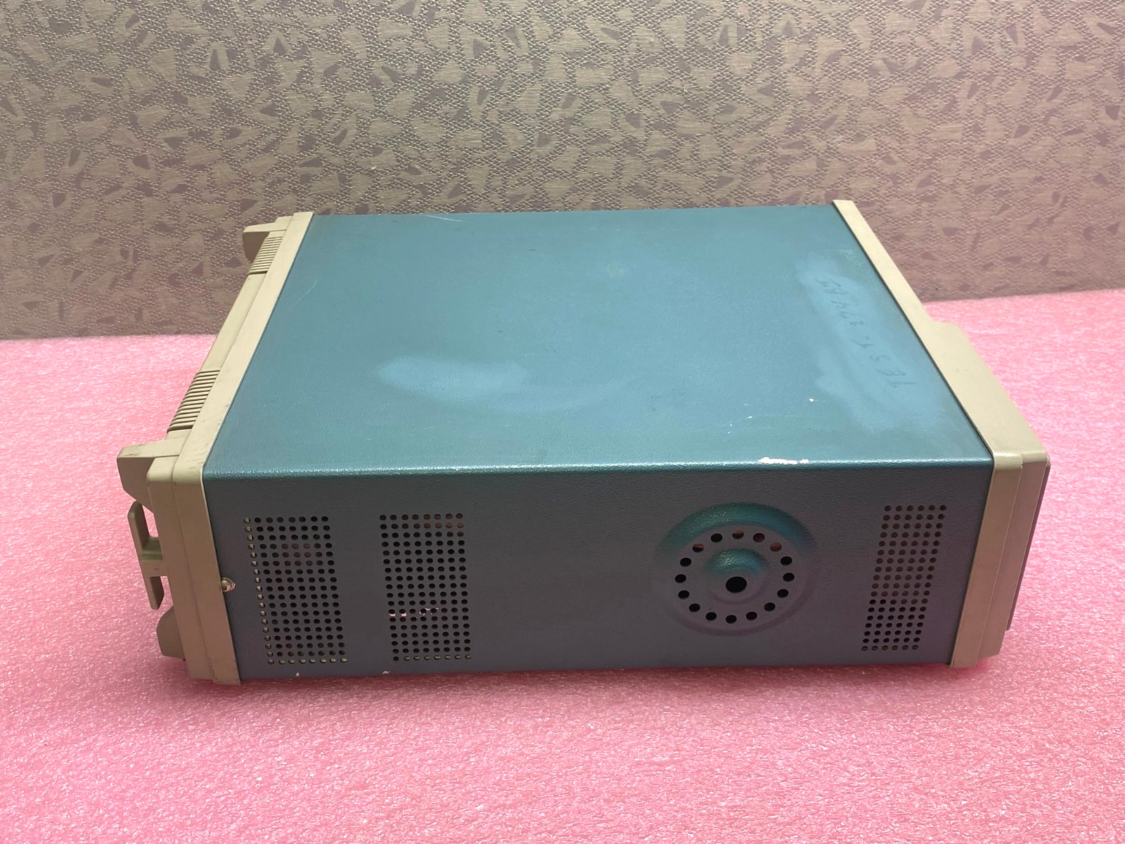 TEKTRONIX 2205 OSCILLOSCOPE