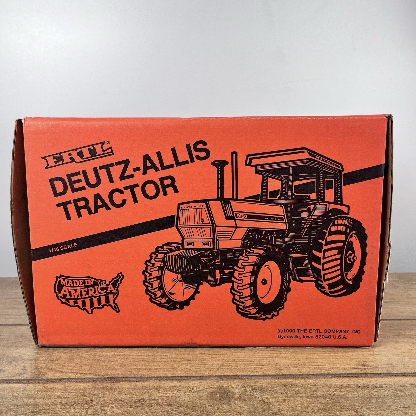 ERTL 1/16 DEUTZ-ALLIS TRACTOR 2227   1990  New In Box