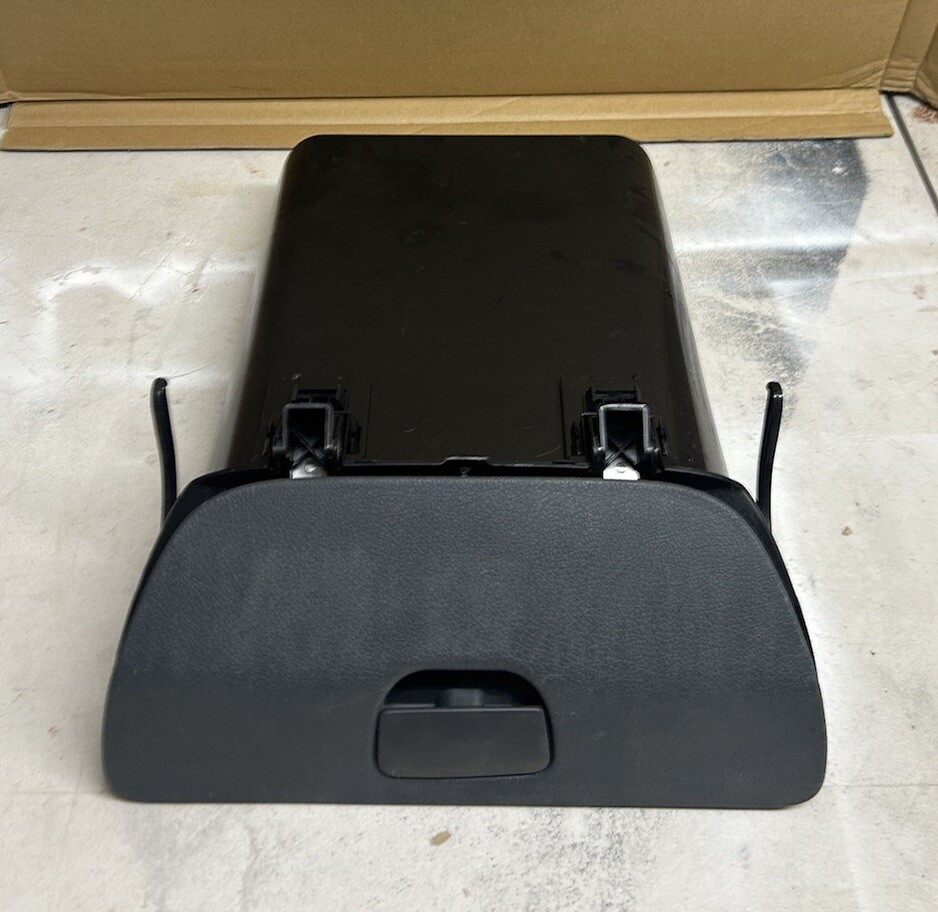 2002-2006 Dodge Freightliner Sprinter Glovebox Glove Box A9016800391 OEM