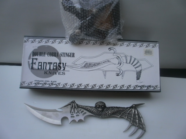 Double Cobra Stinger Fantasy Knife