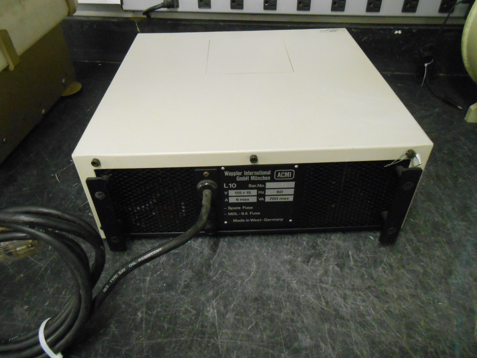 ACMI L-10 ENDOSCOPIC LIGHT SOURCE
