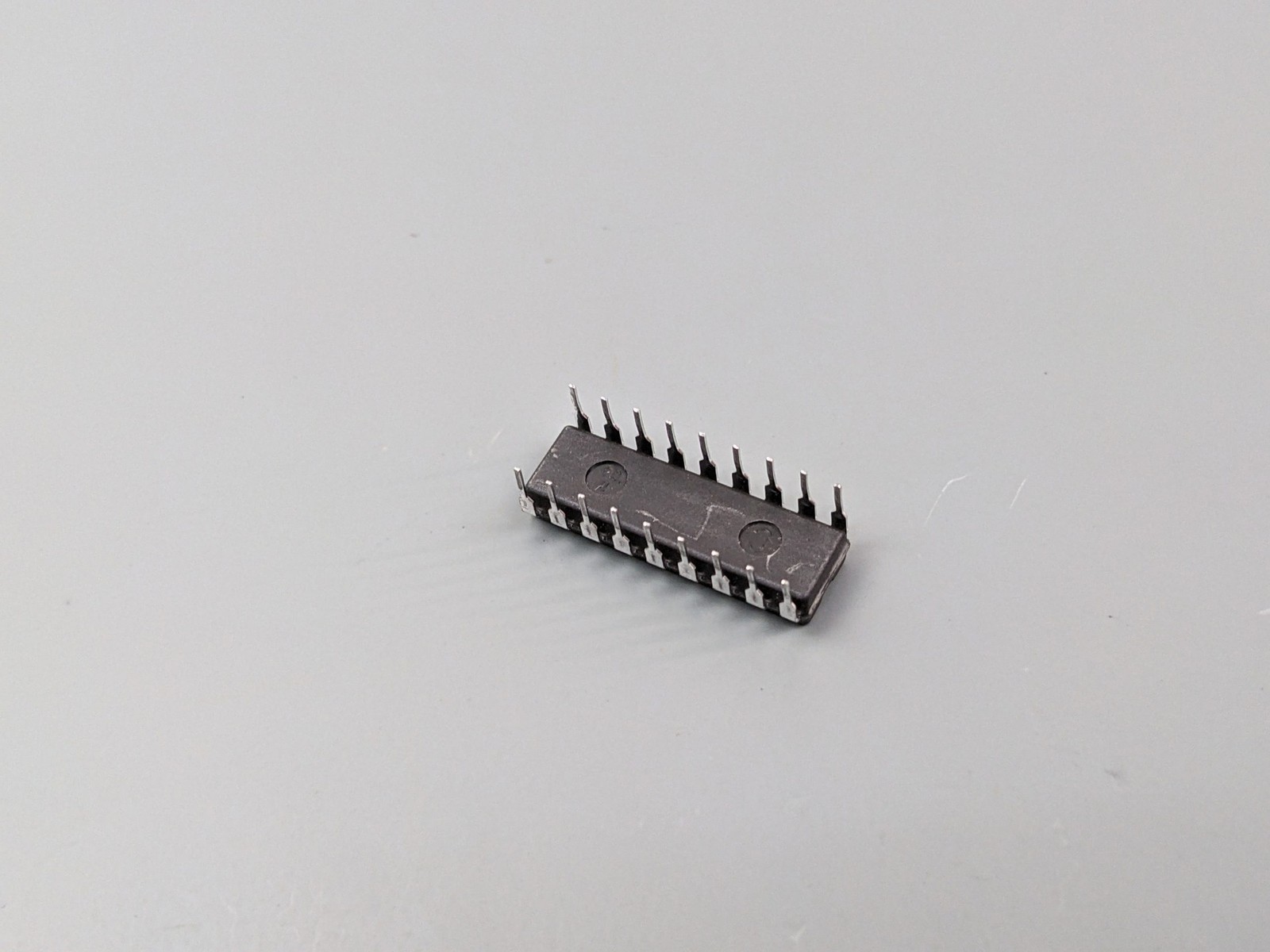 (5) GoldStar GM71C1000-80 1M x 1 DRAM Chips, 80ns, Good Pulls