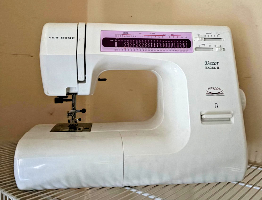 Janome HF5024 Mechanical Sewing Machine with Foot Pedal & Hard Cover - Tested