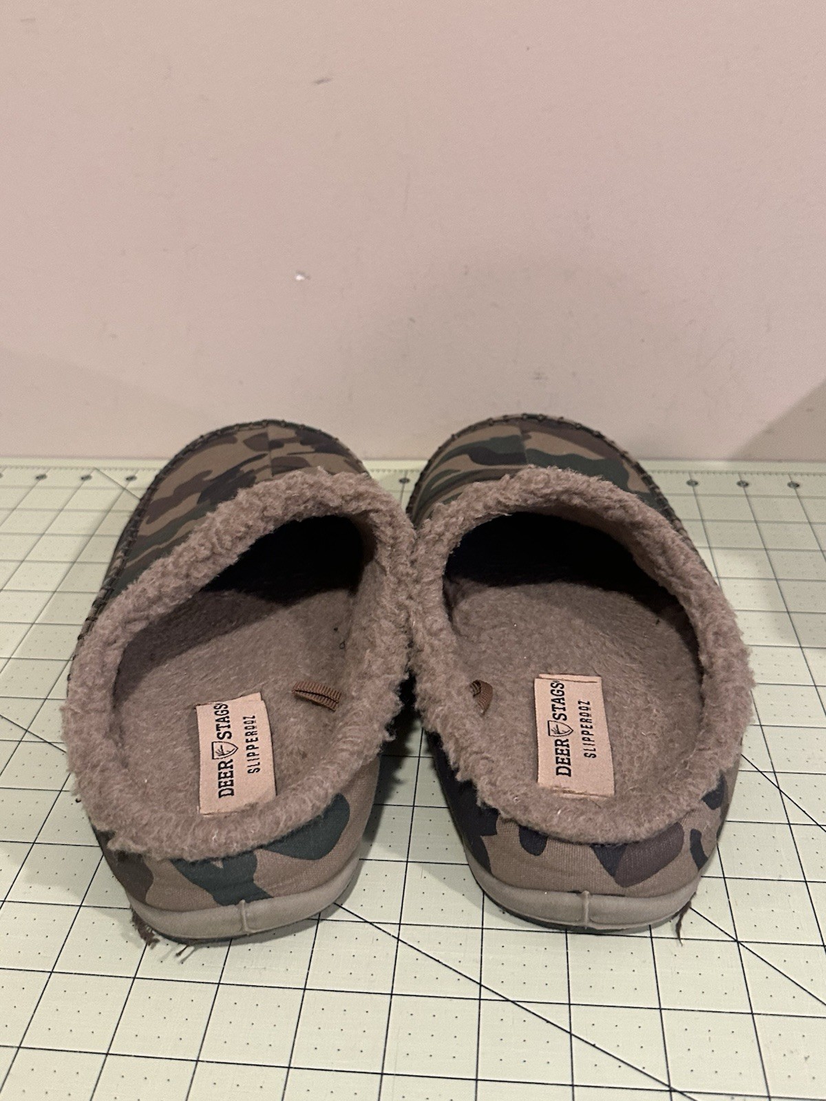 deer stags slipperooz Size 9.5
