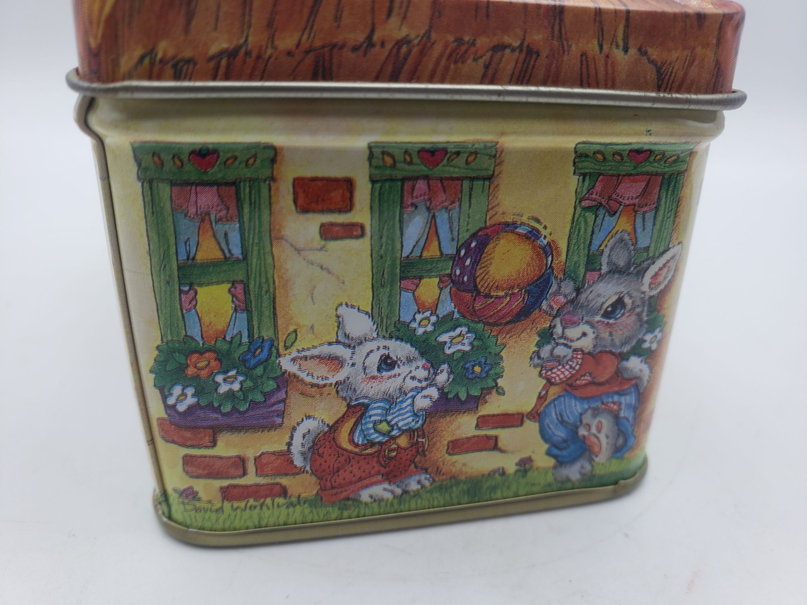 Giftco Bunny Hutch Trinket Box Tin Vintage 4"