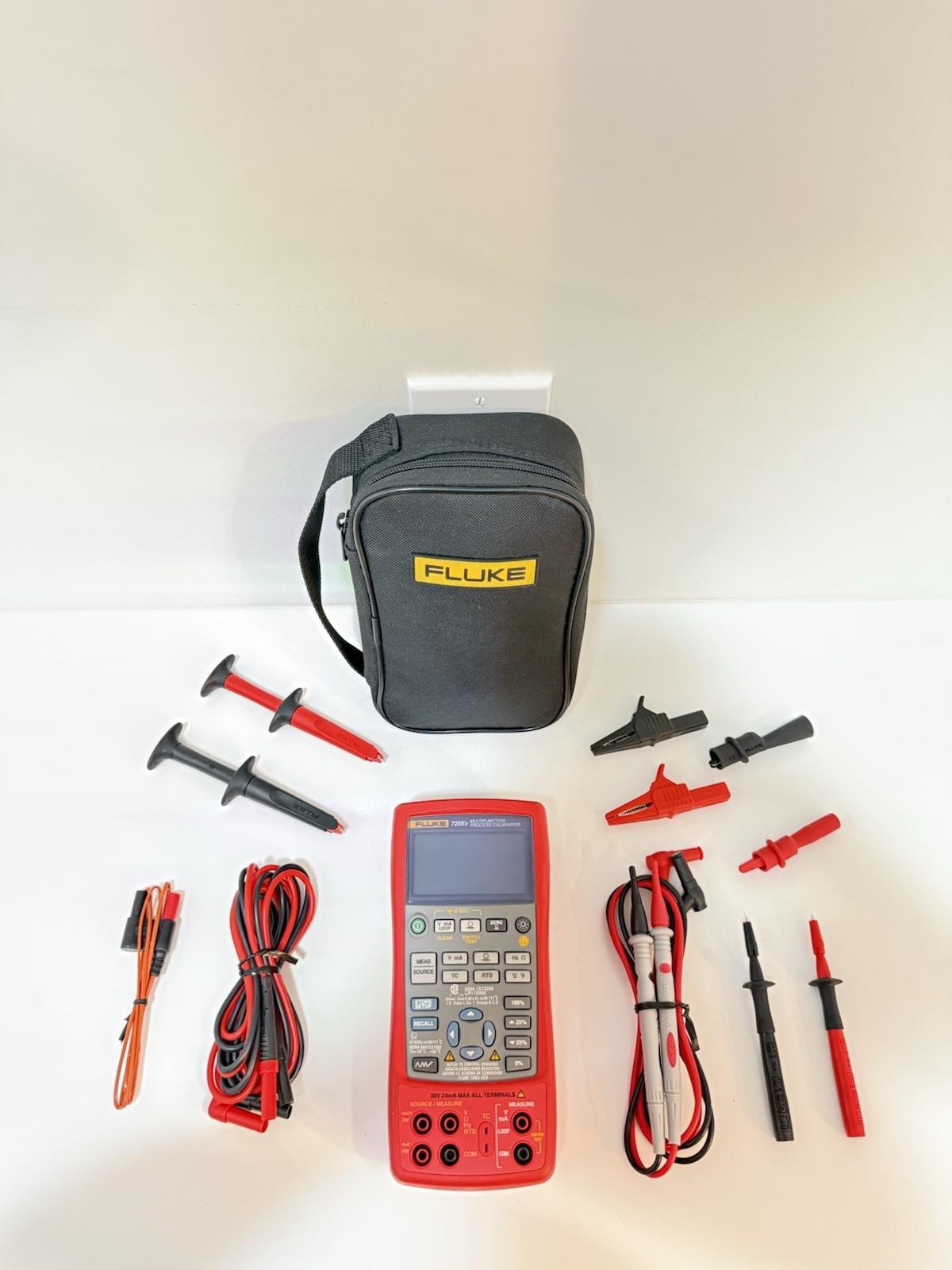 FLUKE 725EX MULTIFUNCTION PROCESS CALIBRATOR W/ ACCESSORIES SHIPS FAST