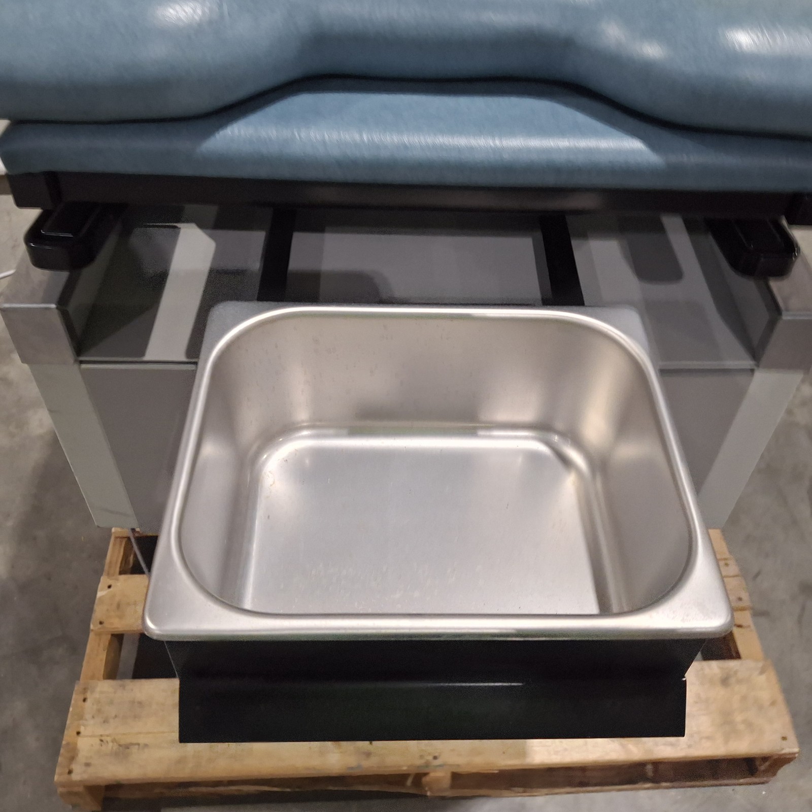 Enochs Encore Power 4200 Exam Chair
