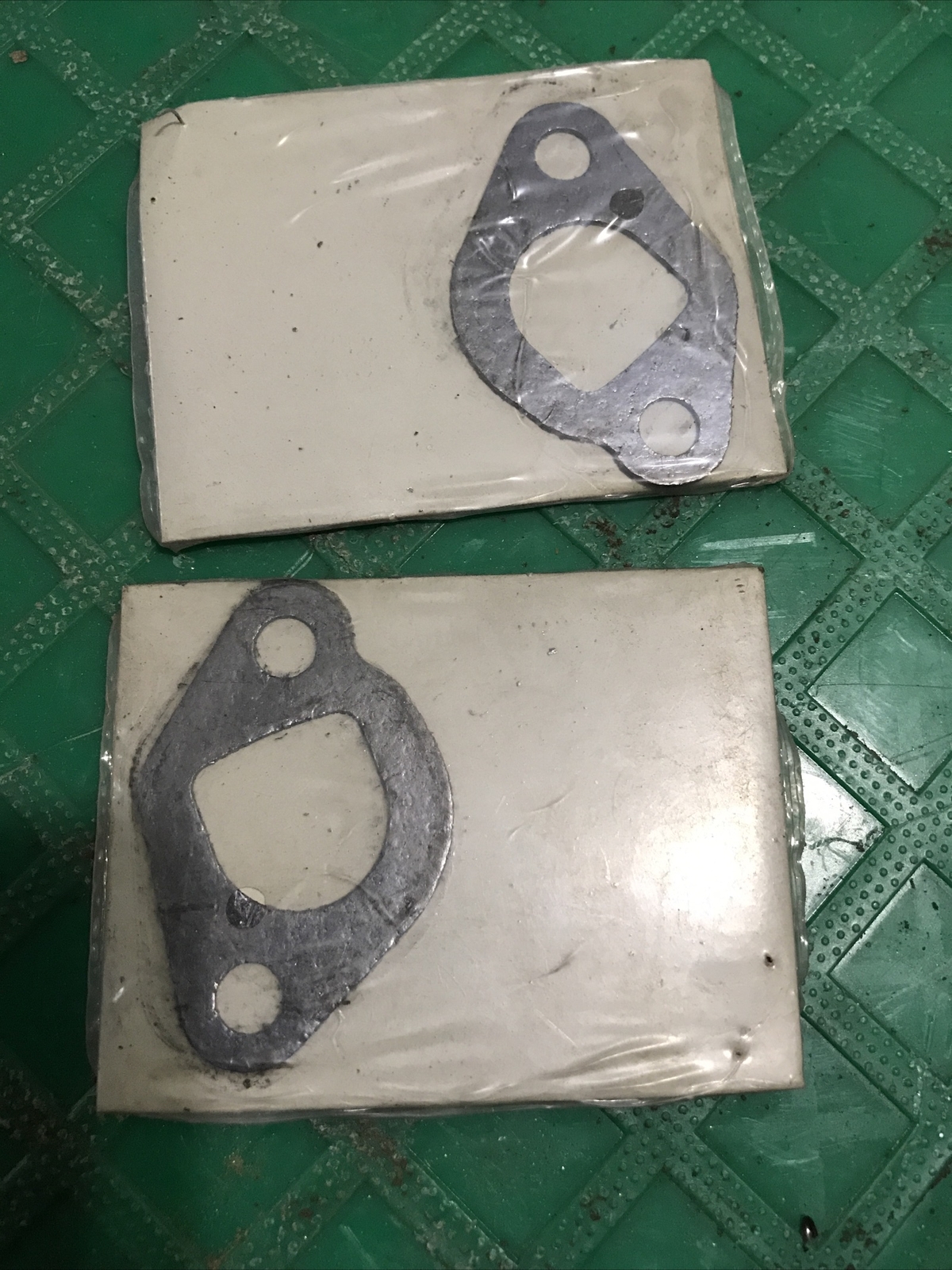 Two Genuine Honda Muffler Gasket 18381-ZH8-000 2 gaskets
