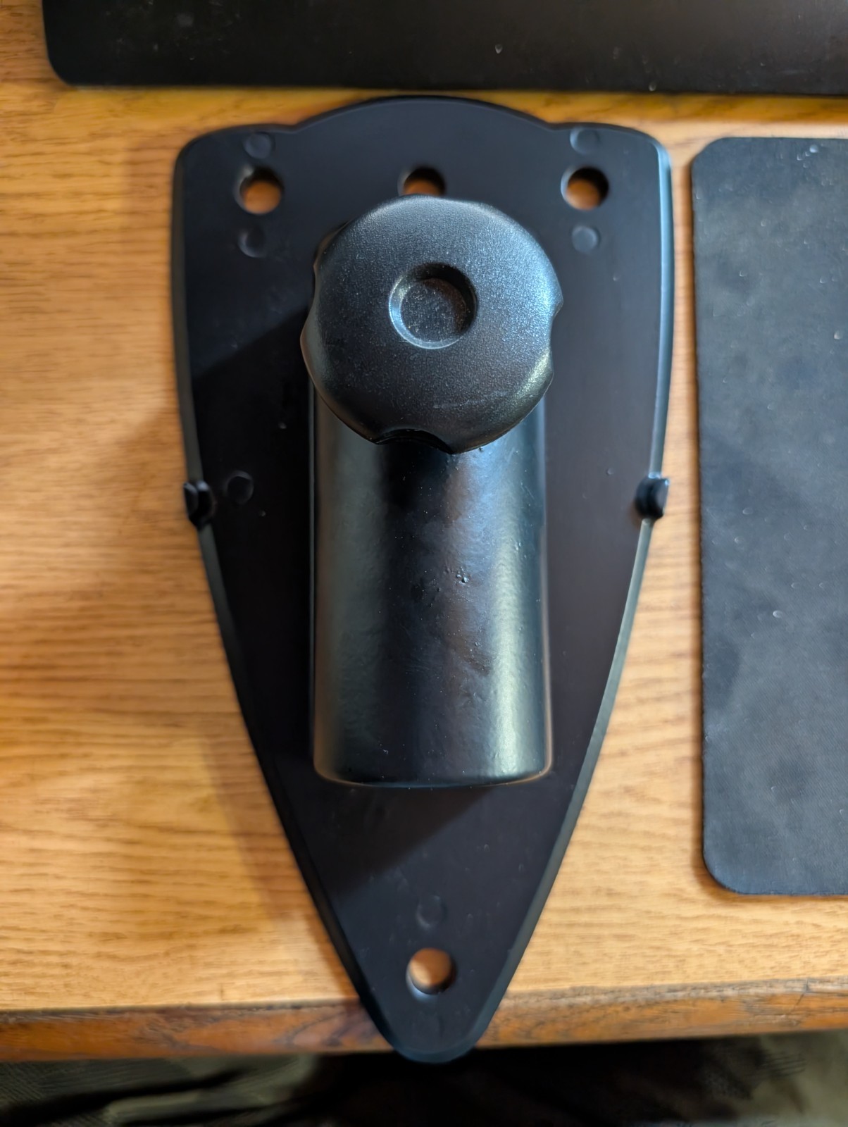 Dayton Fan Wall Bracket VEOSCWBG, Swivel Mount for 18" Fan 13V401, Pole Post