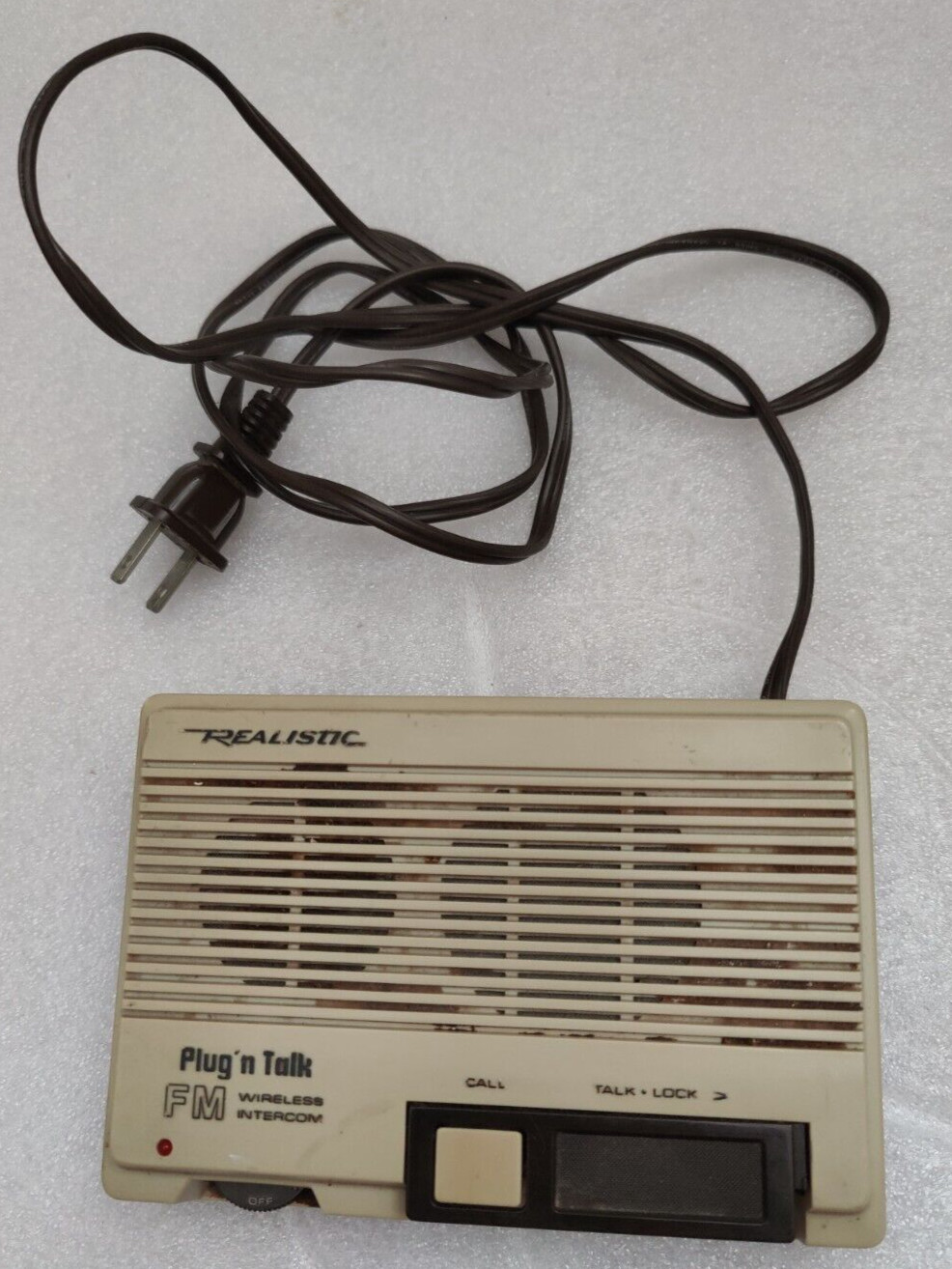 Realistic 43-207C Plug'n Talk FM Wireless Intercom, Powers On