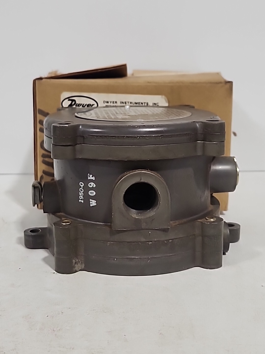 DWYER 1950-0-2P EXP PROOF DIFFERENTIAL PRESSURE SWITCH