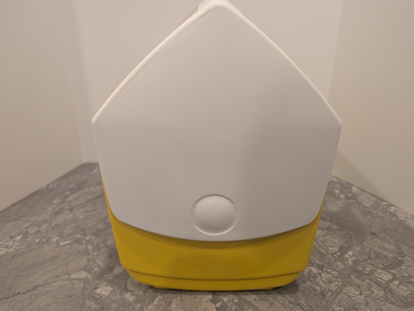 Vintage Igloo Playmate Elite Yellow Pineapple Cooler- MINT