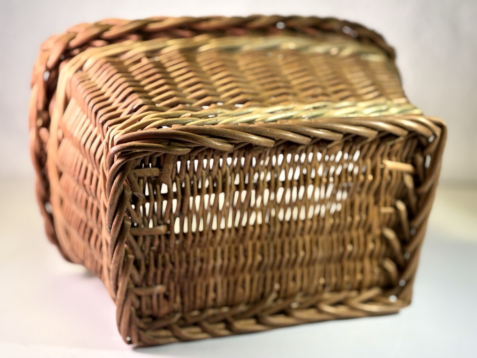 Vintage Rectangular Wicker Weaved Bread Basket w/ Hande 1970s MCM 10.5"x7.75"