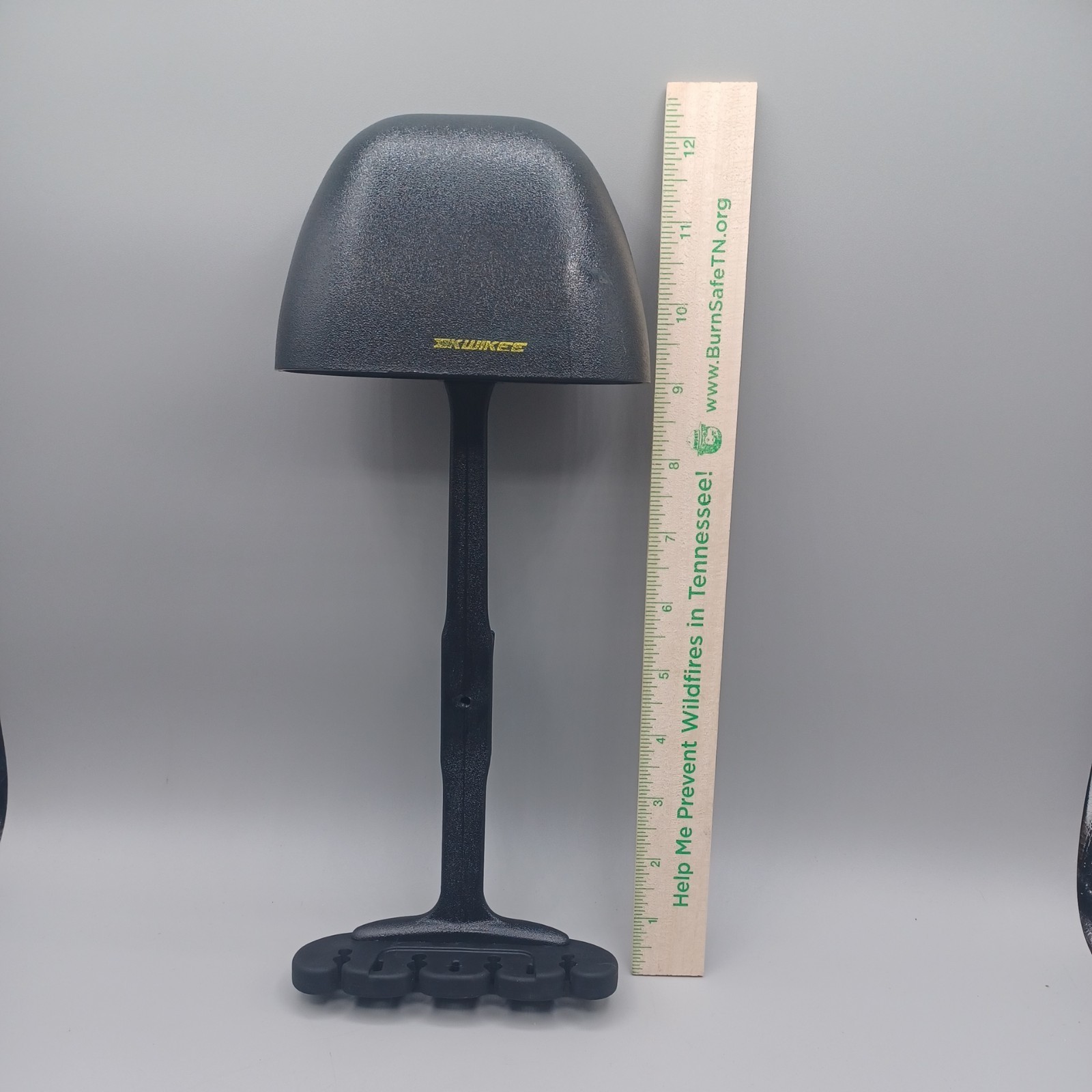 Kwikee Kwiver Black  4 Arrow. Nice, For Smaller Diameter Arrows Preowned Excelle
