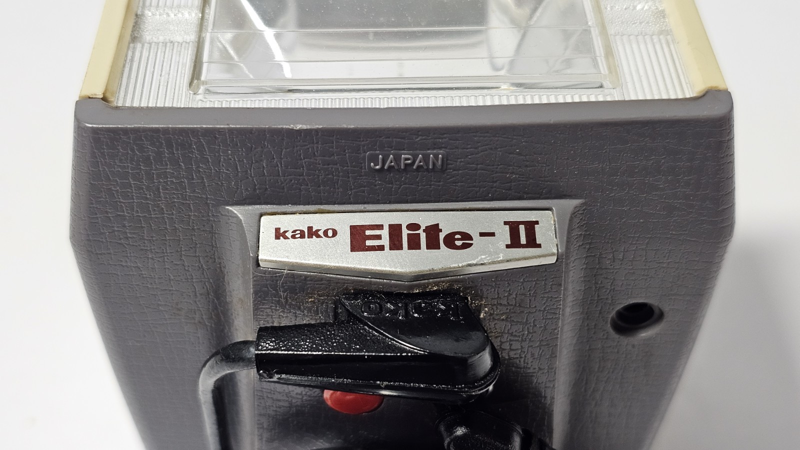 Kako Elite II Camera Flash Unit with Sync Cord for SLR