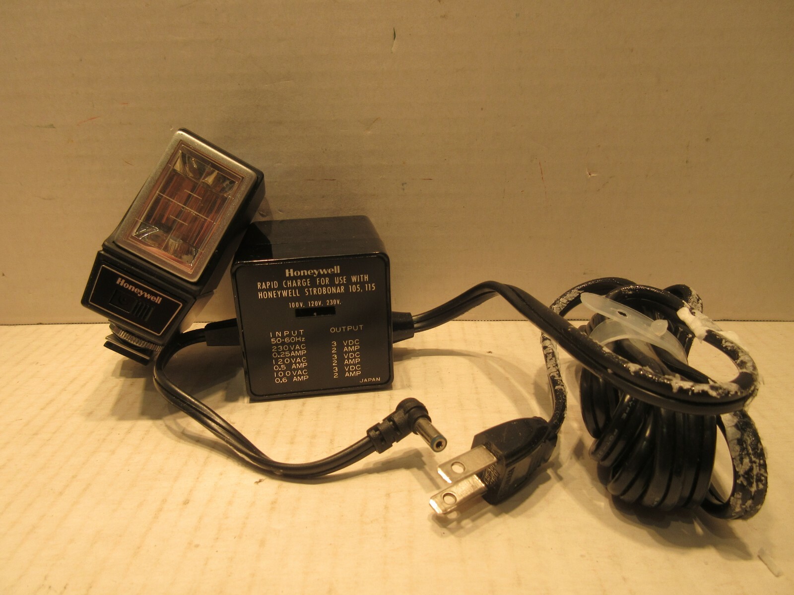 Honeywell Auto/Strobonar 115 Electronic Flash Flashbulb Camera Accessories