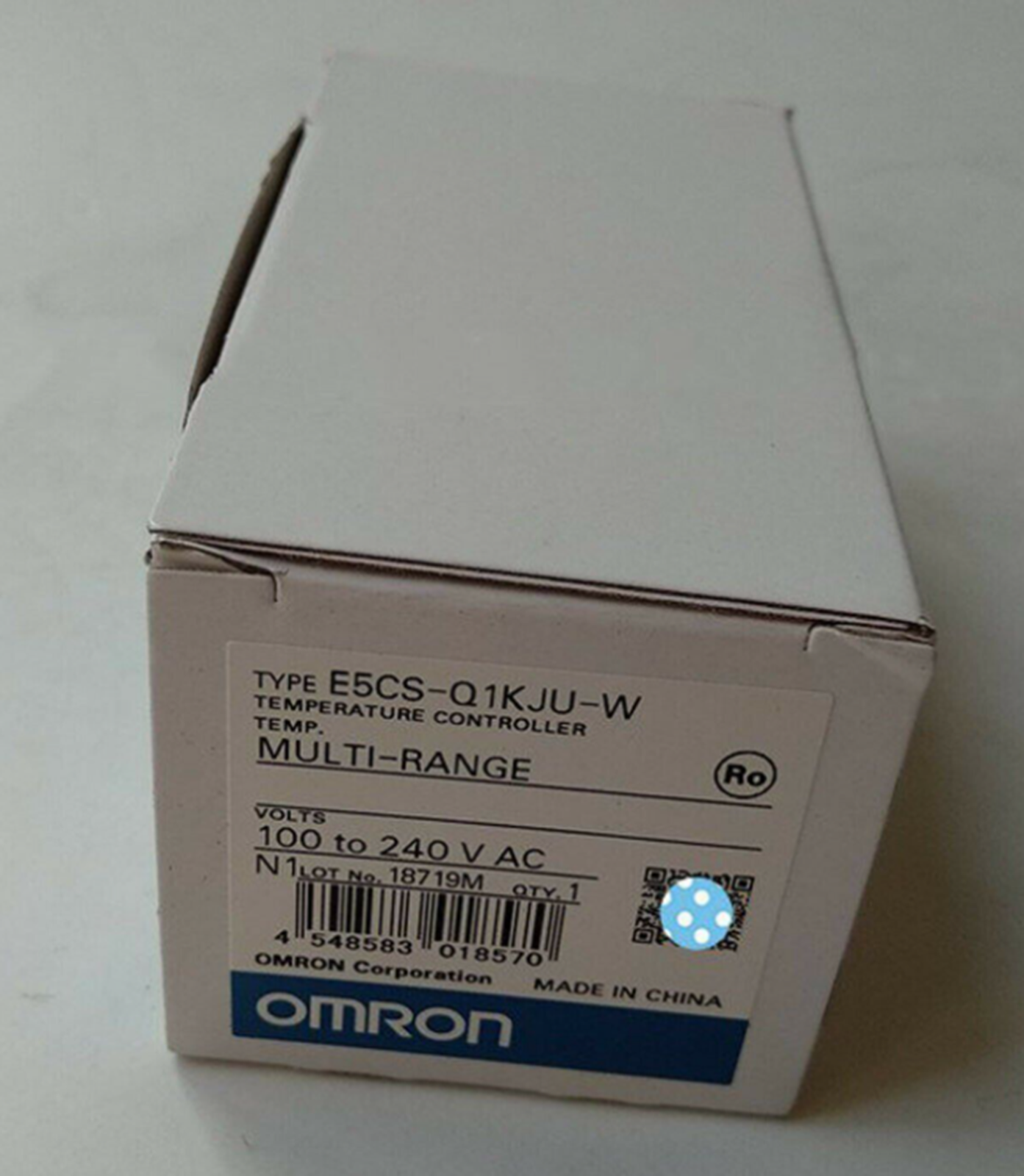 NEW OMRON Temperature Controller E5CS-Q1KJU-W 100-240VAC