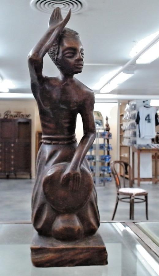 (M257) Vintage Hand Carved Wooden African Drummer Statue