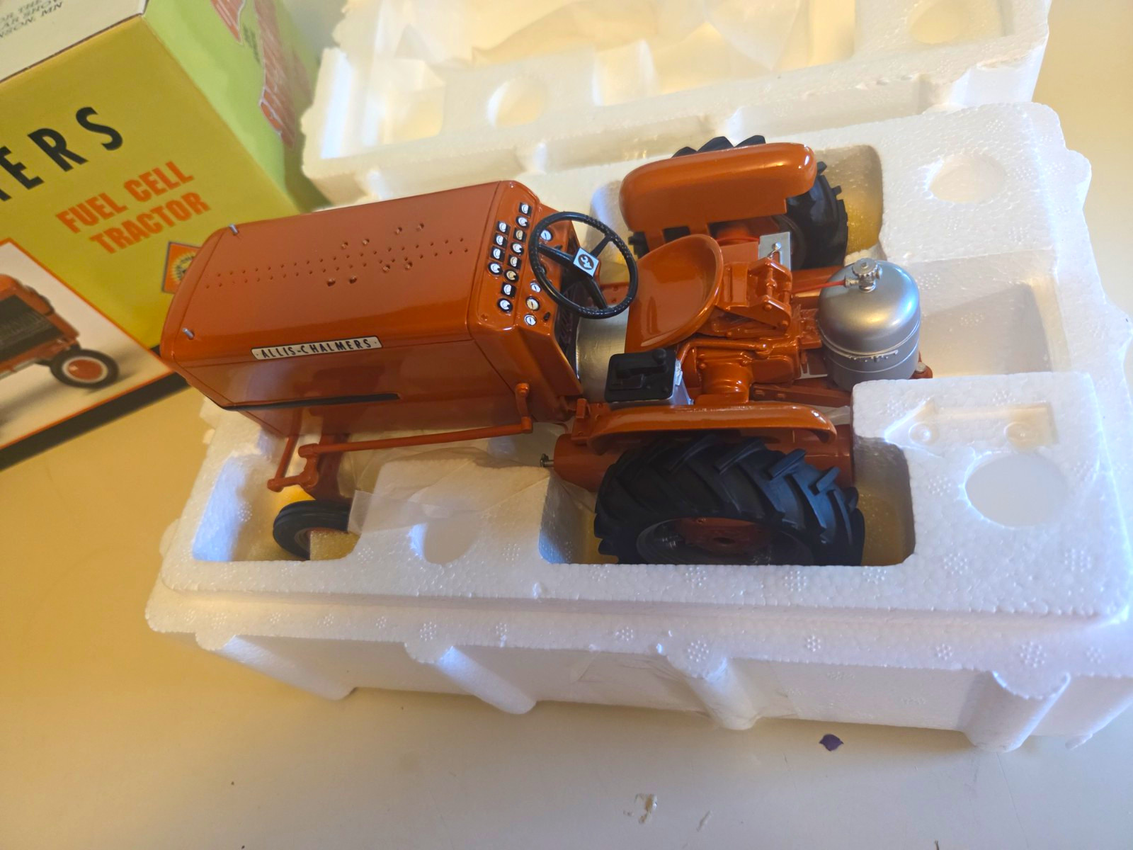 Allis-Chalmers Fuel Cell Tractor Official Replica 1:16 Resin Orange/Black/Silver