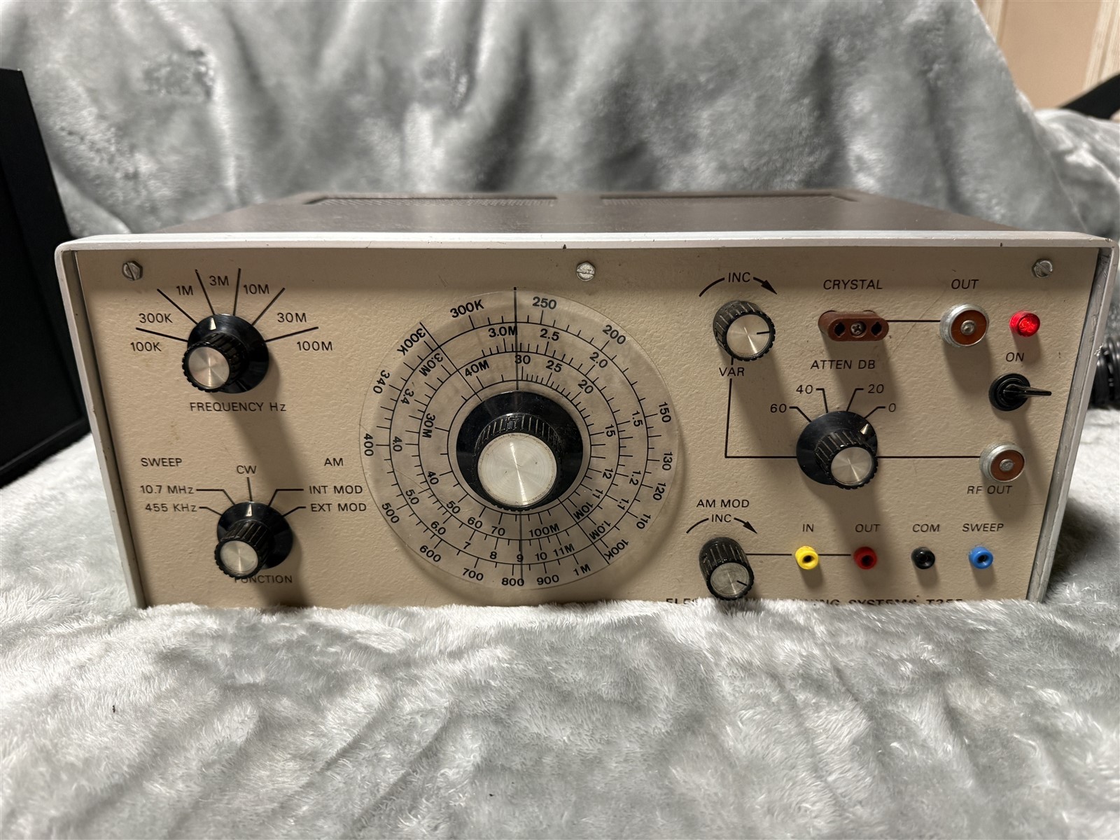 VINTAGE DIGIAC T255 ELECTRONIC TRAINING SYSTEM VARIABLE FREQUENCY GENERATOR