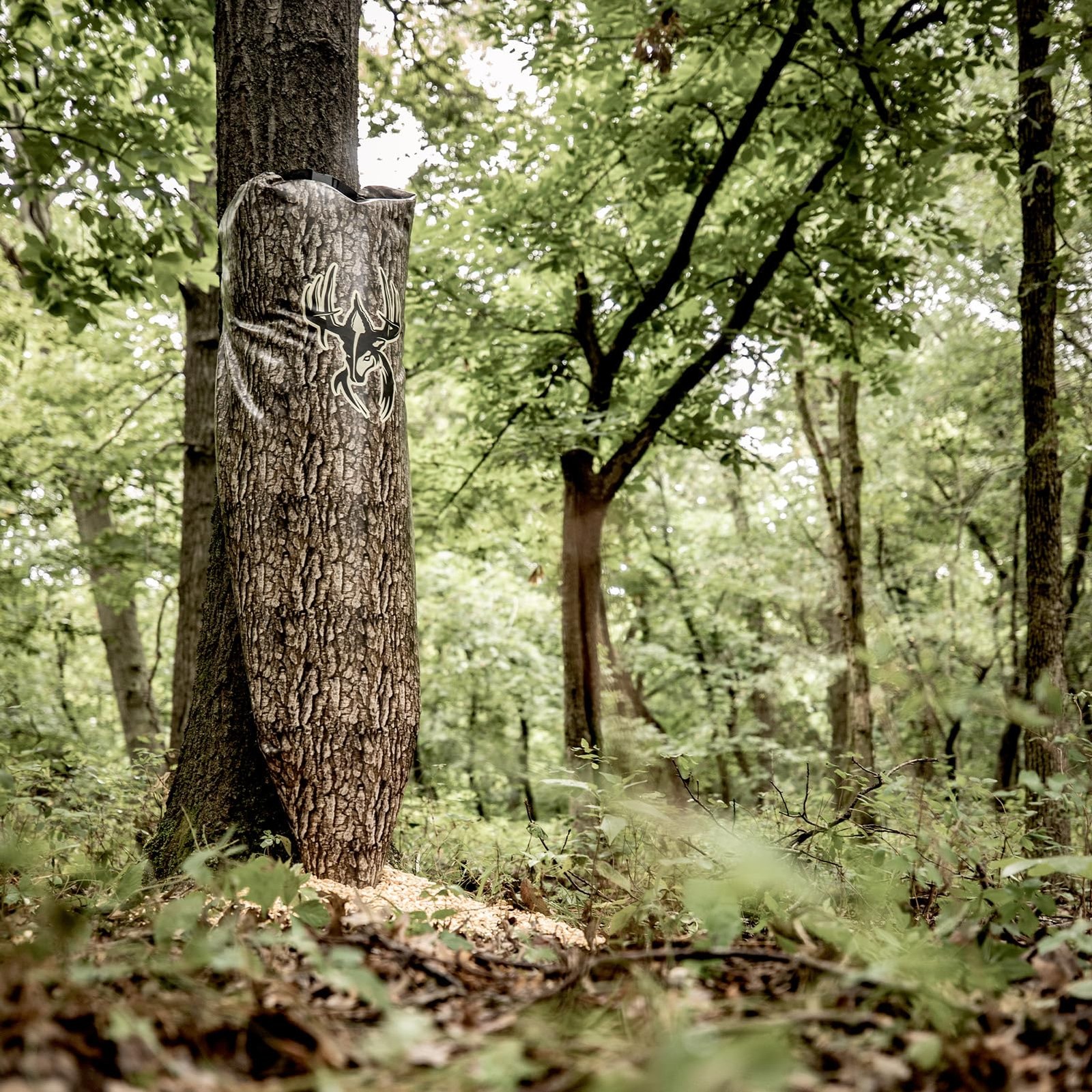 Treehugger 100 lb Trubark HD Camo Gravity Bag Feeder Durable Lightweight Weat...