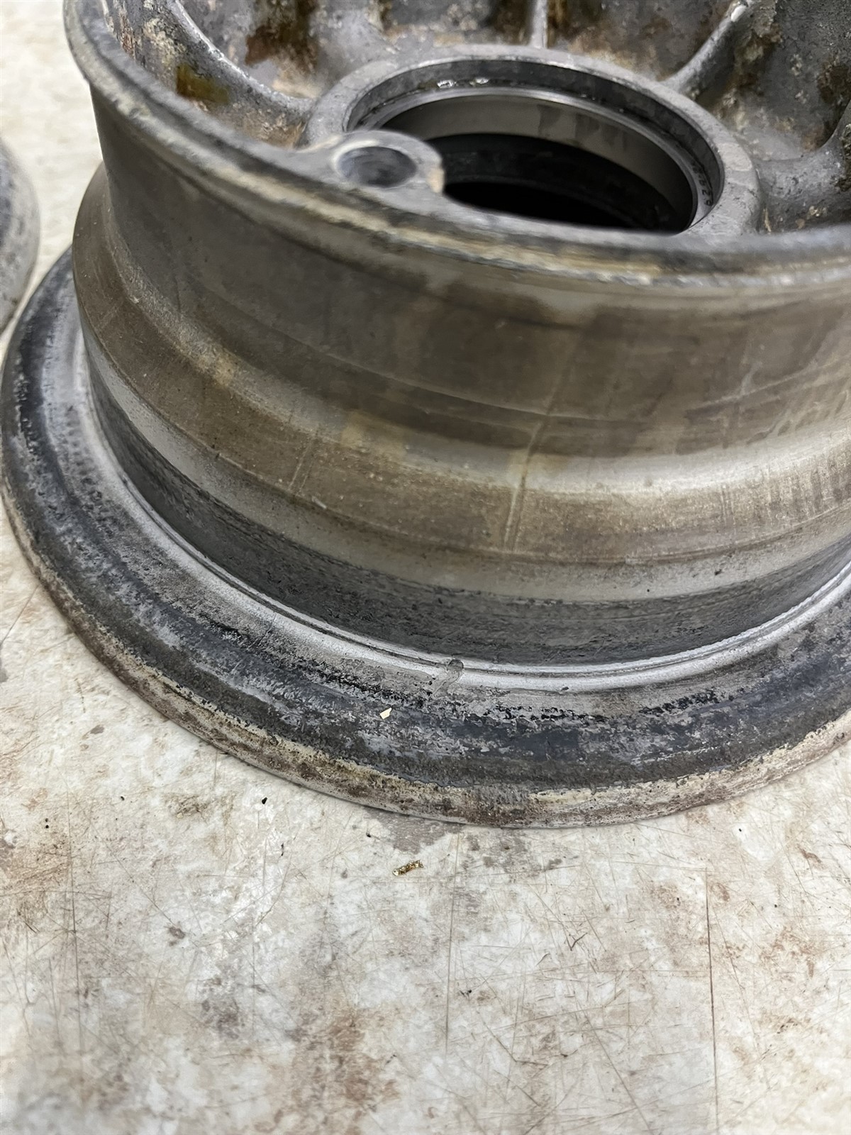 Grumman Yankee AA-1 Cleveland 40-86A 600 6.00 x 6 Main wheel rim hub 162-02700