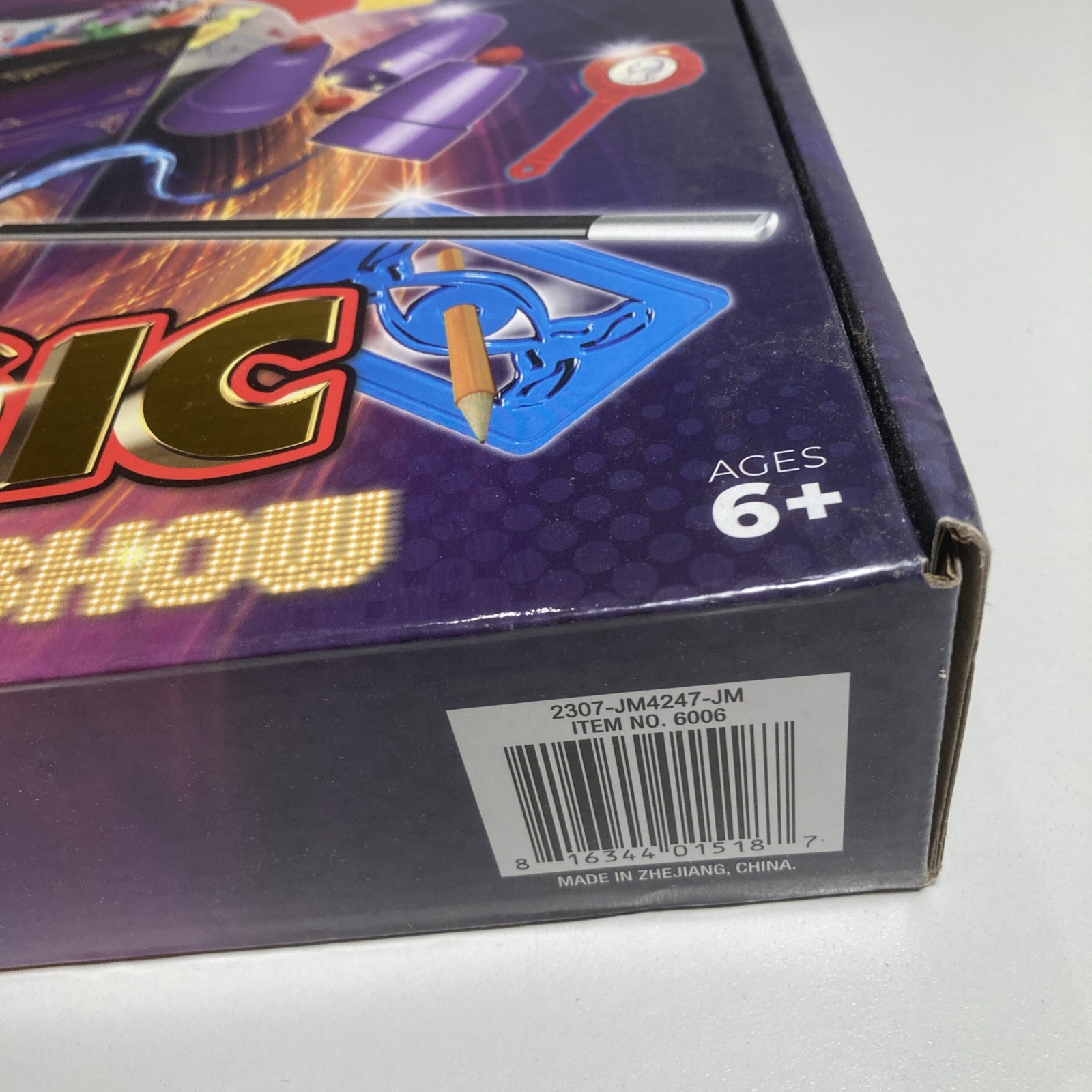 Fantasma Astounding Magic Kit 150 Tricks & Grand Illusions Pre-owned