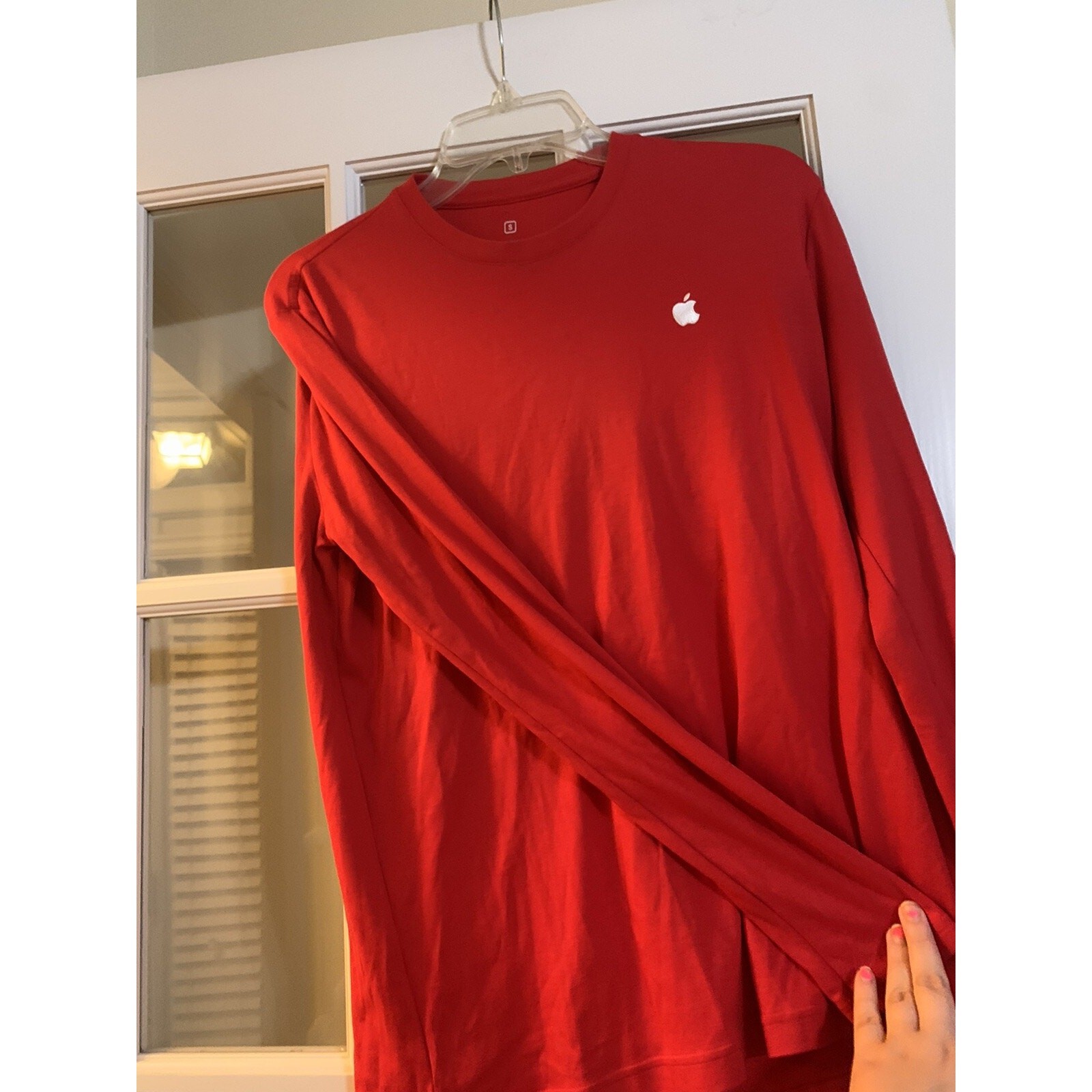 Apple red uniform shirt embroidered logo worker uniform unisex small