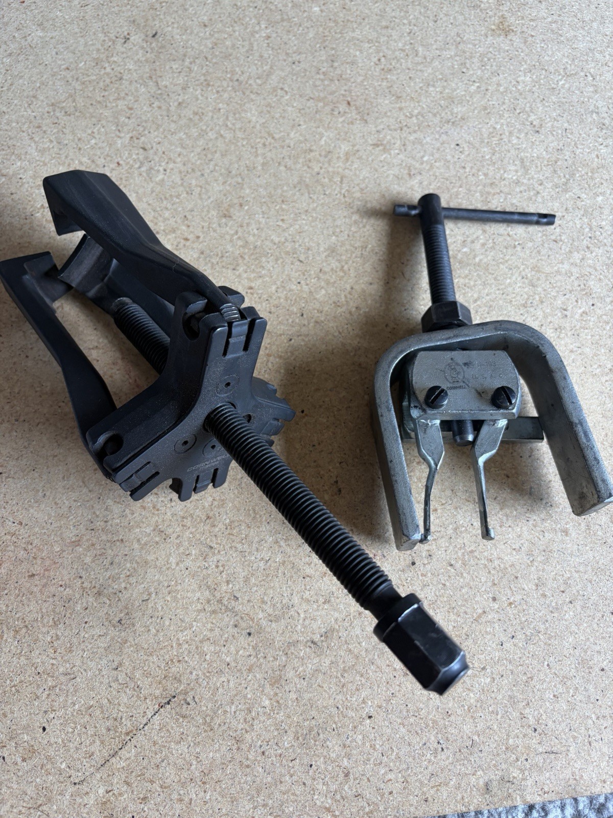 Cornwell Pullers Harmonic Balancer Puller And Puller Extractor