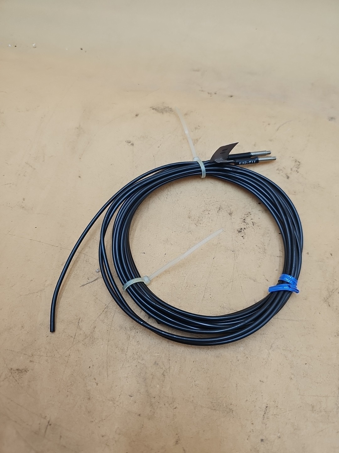 Omron E32-T11 Photoelectric Switch Fiber Unit Wire