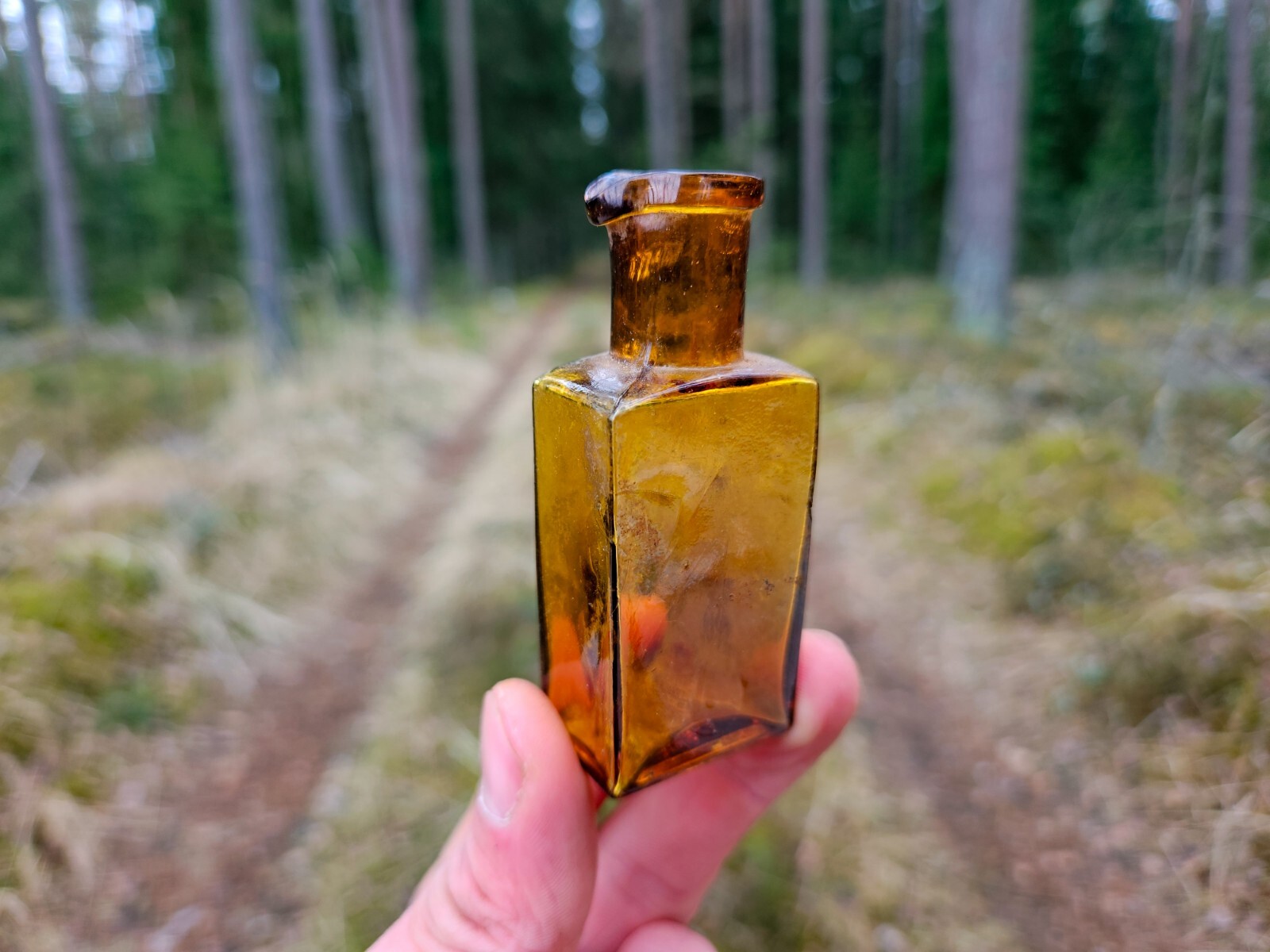 WW2 ORIGINAL GERMAN MEDICAL AMBER BROWN GLASS BOTTLE RELIC from KURLAND