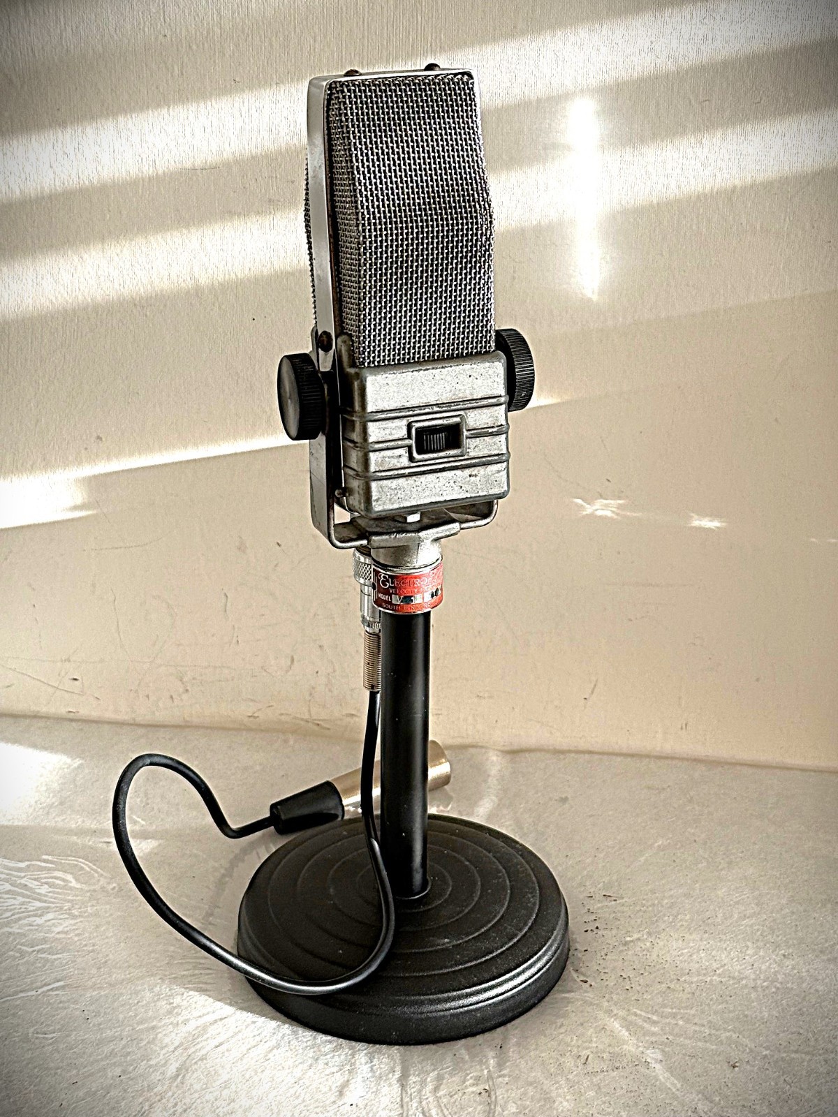 Rare Vintage 1940s Electro Voice V1 Ribbon Microphone w/stand, cable, new ribbon