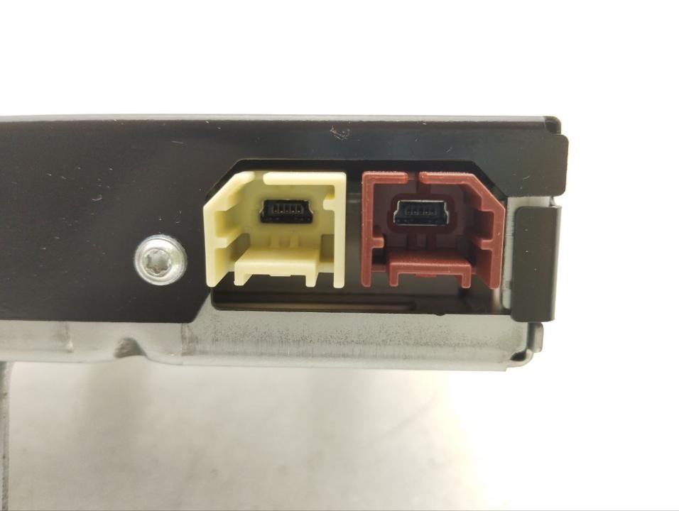 Control unit for camera 68376134AE Chrysler Pacifica 2018