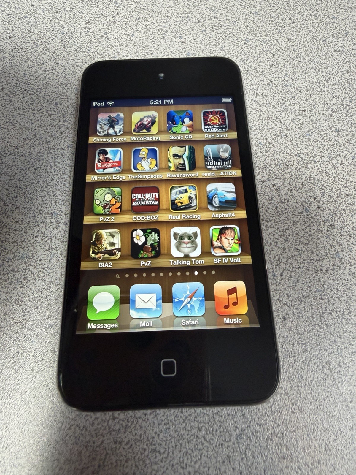 iPod touch 4th 64gb 160 Retro Games Voltron Resident Evil Infinity Blade