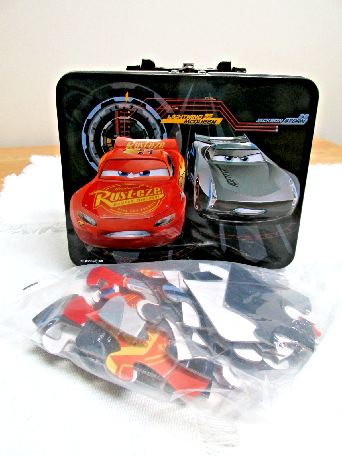 DISNEY PIXAR CARS 3D Collectible Metal Lunchbox W/ Puzzle| Excellent Condition