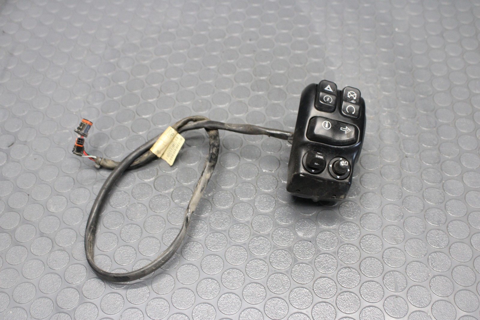 2014-2017 Harley Davidson Electra Ultra Limited Right Control Switch Pack
