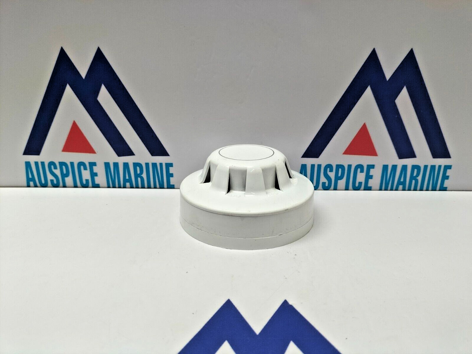 Apollo Series 65 Optical 55000-317APO Smoke Detector with Base