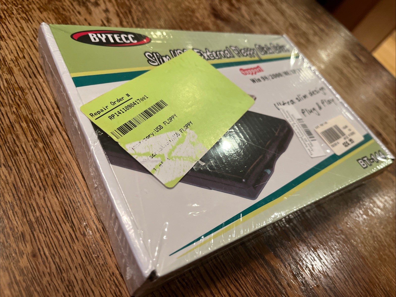 BYTECC BT-144 Slim USB External Floppy Disk Drive 3.5"  -- Plug & Play.