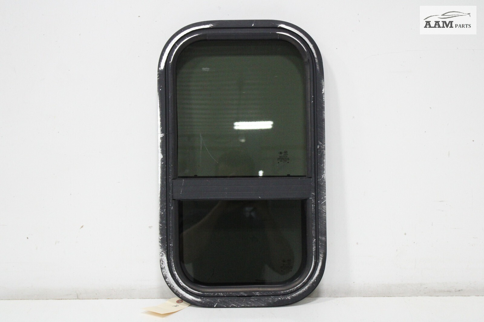 2018-2024 FREIGHTLINER CASCADIA REAR LEFT SIDE LOWER SLEEPER QUARTER GLASS OEM