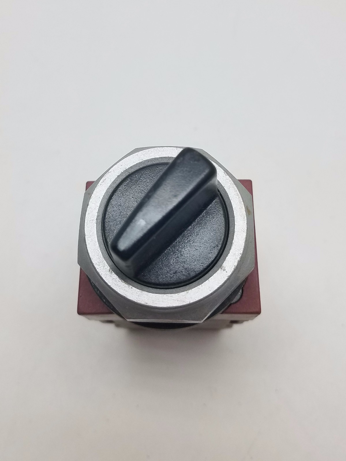 P30CB10  Simens Black selector switch  #8146