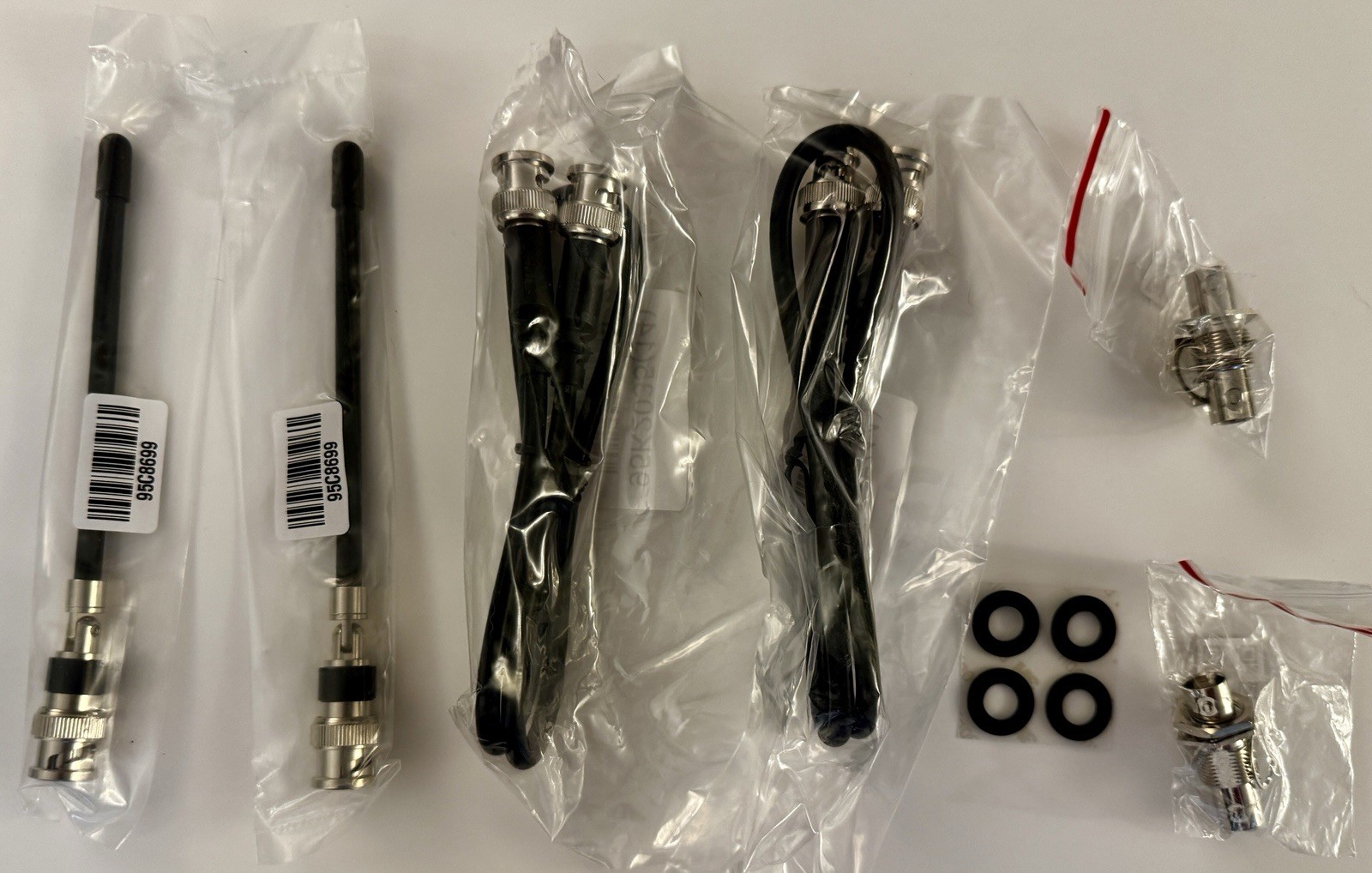 Shure UA600 Front Mount Antenna Kit W/(2)Cables/Bulkhead Adapters/Antenna
