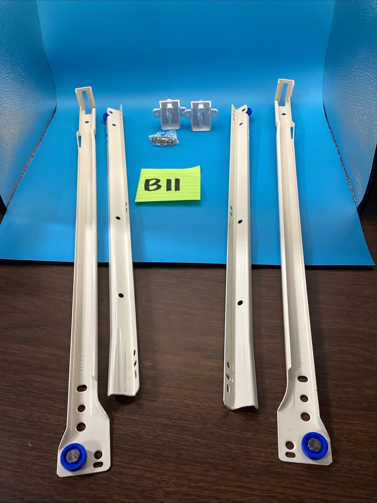 Mounted Drawer Brackets 20” - 3/4" Metal Beige With Roller (pair, New No Box)