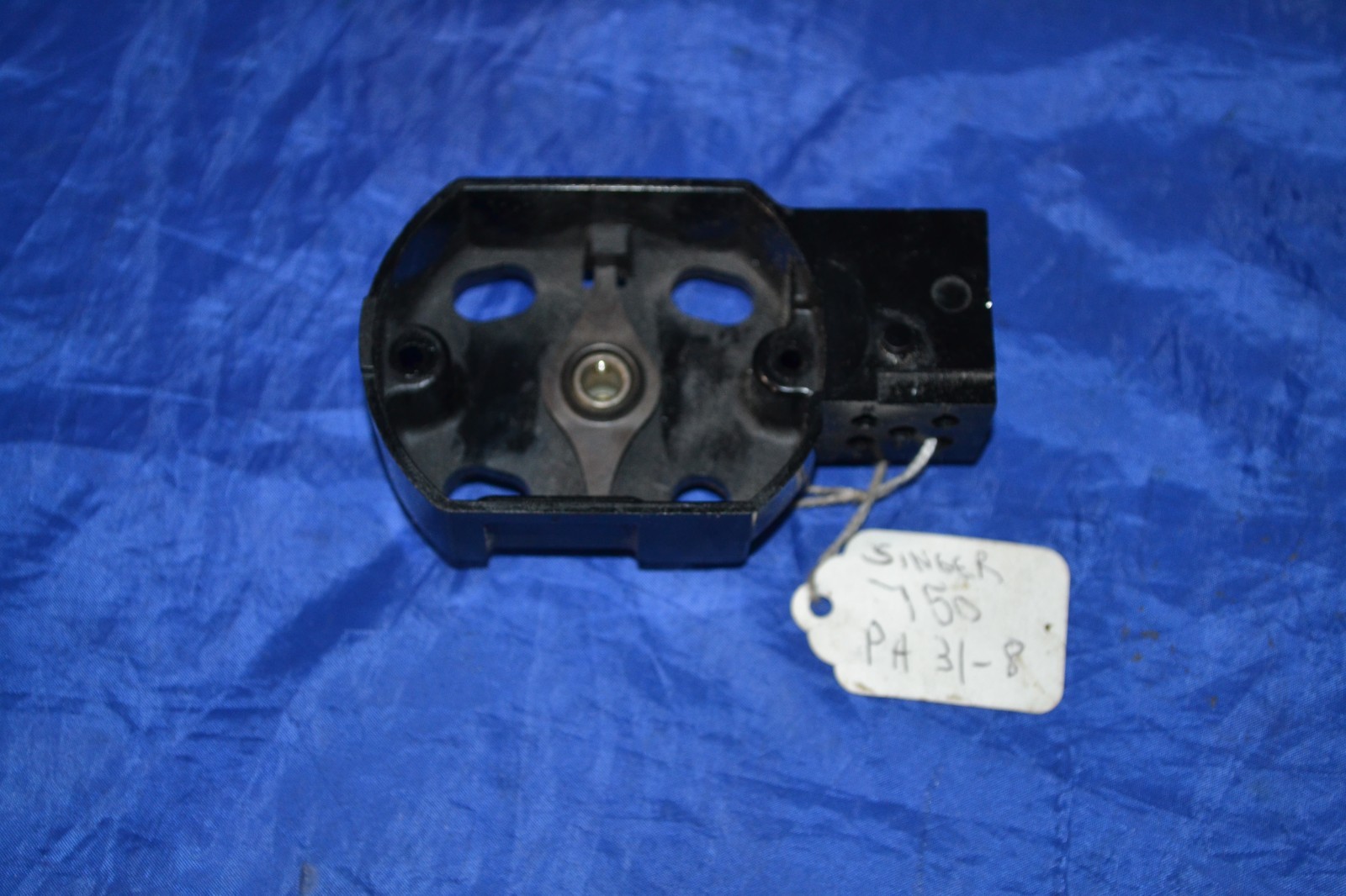 PA 31-8 MOTOR PART BOTTOM COVER WITH BUSHING IN GOOD CONDITION ORIGINAL