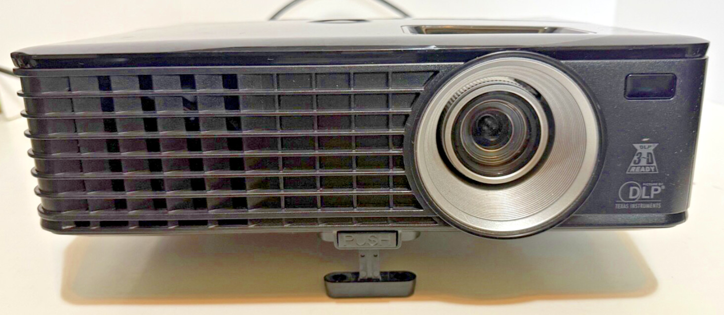 Dell 1420X XGA DLP 2700 ANSI Lumens Projector TESTED