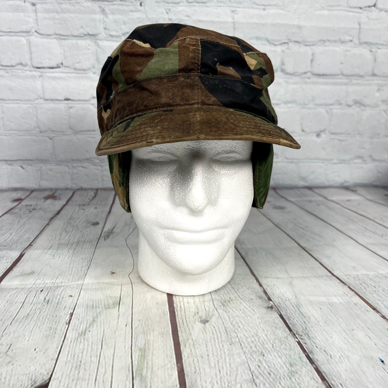 US Army Cap Combat Woodland Camouflage Pattern 7 1/2 Neck Ear Flap