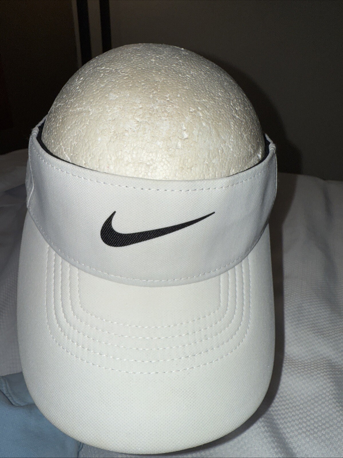 Nike White Visor w Black Swoosh and vented strap Hook Loop EUC
